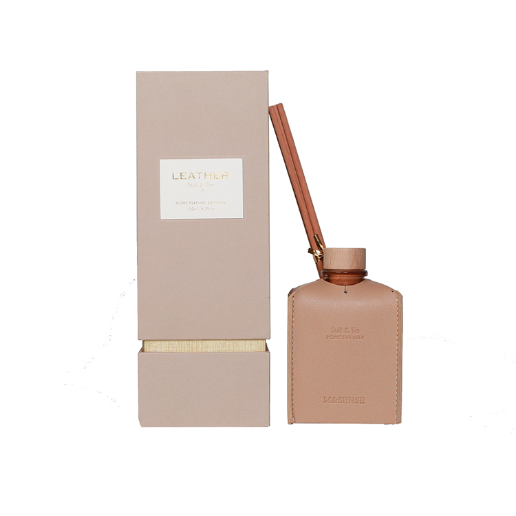 The Leather Collection 15% Suit Tie 100ml Pink Reed Diffuser