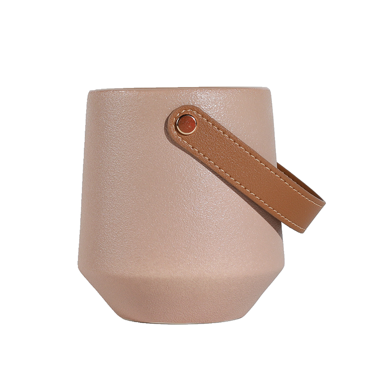 The Leather Collection 5% Suit Tie 440g Pink Scented Candle