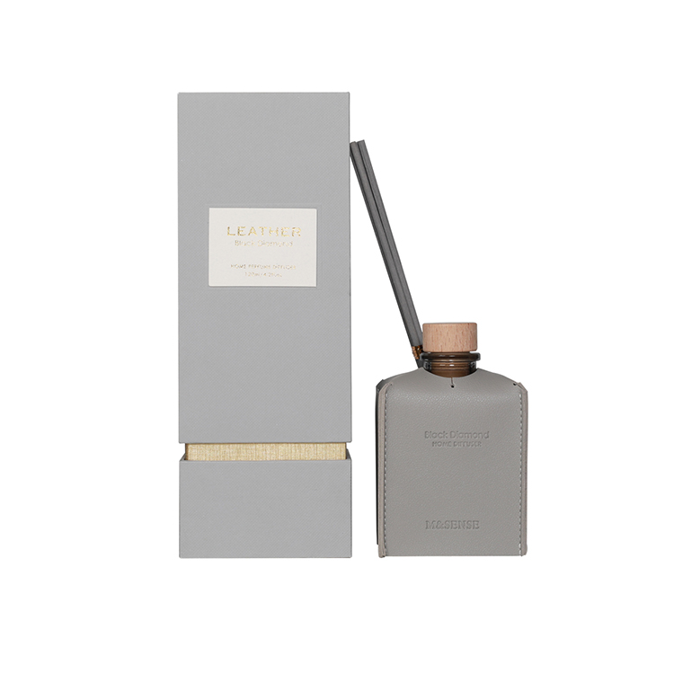 The Leather Collection 15% Black diamond 100ml Grey Reed Diffuser